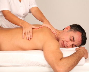 Как делать массаж когда болит спина thumbnail