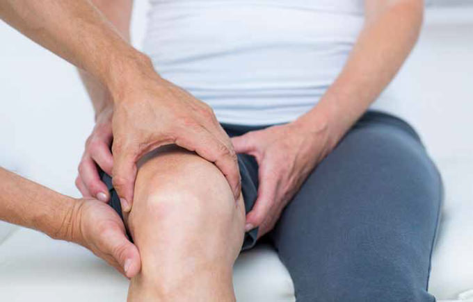 Появление боли в коленной чашечке при надавливании